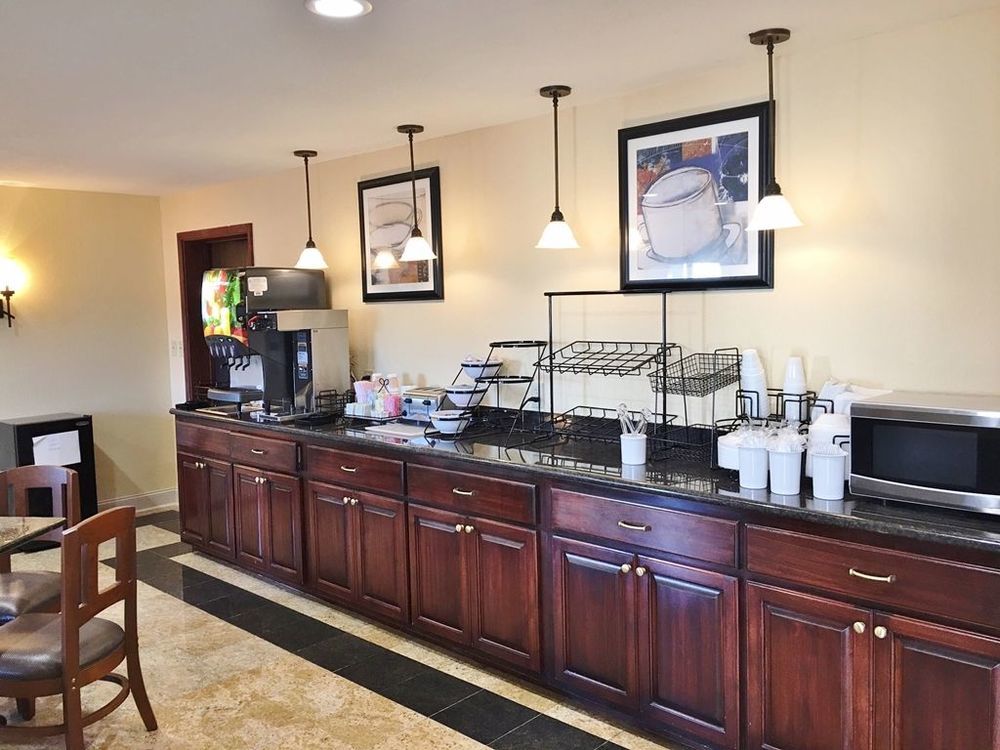 Americas Value Barnes Crossing 2*