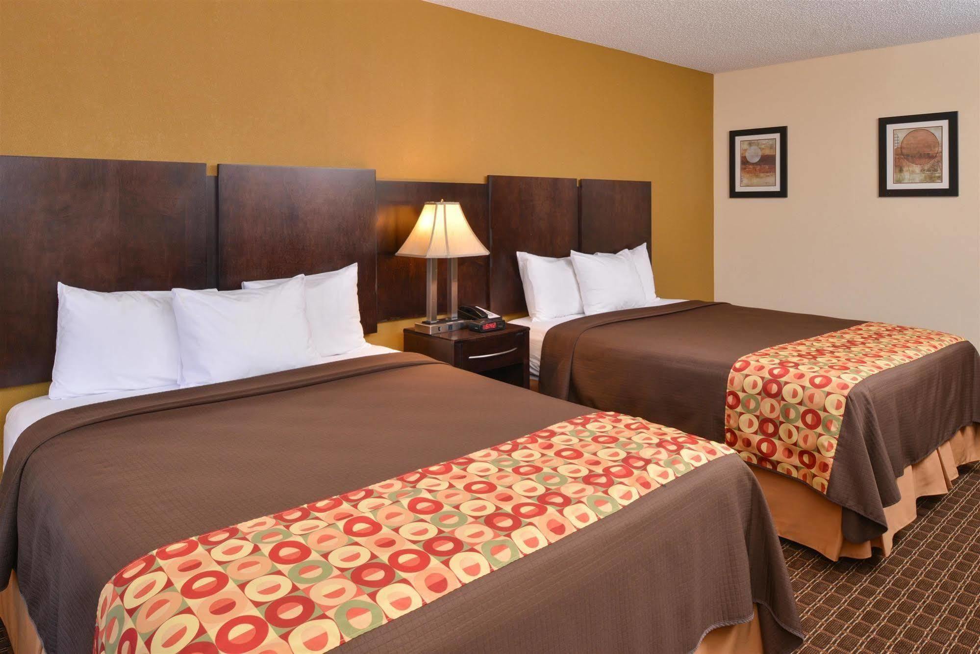 Americas Value Barnes Crossing Hotel