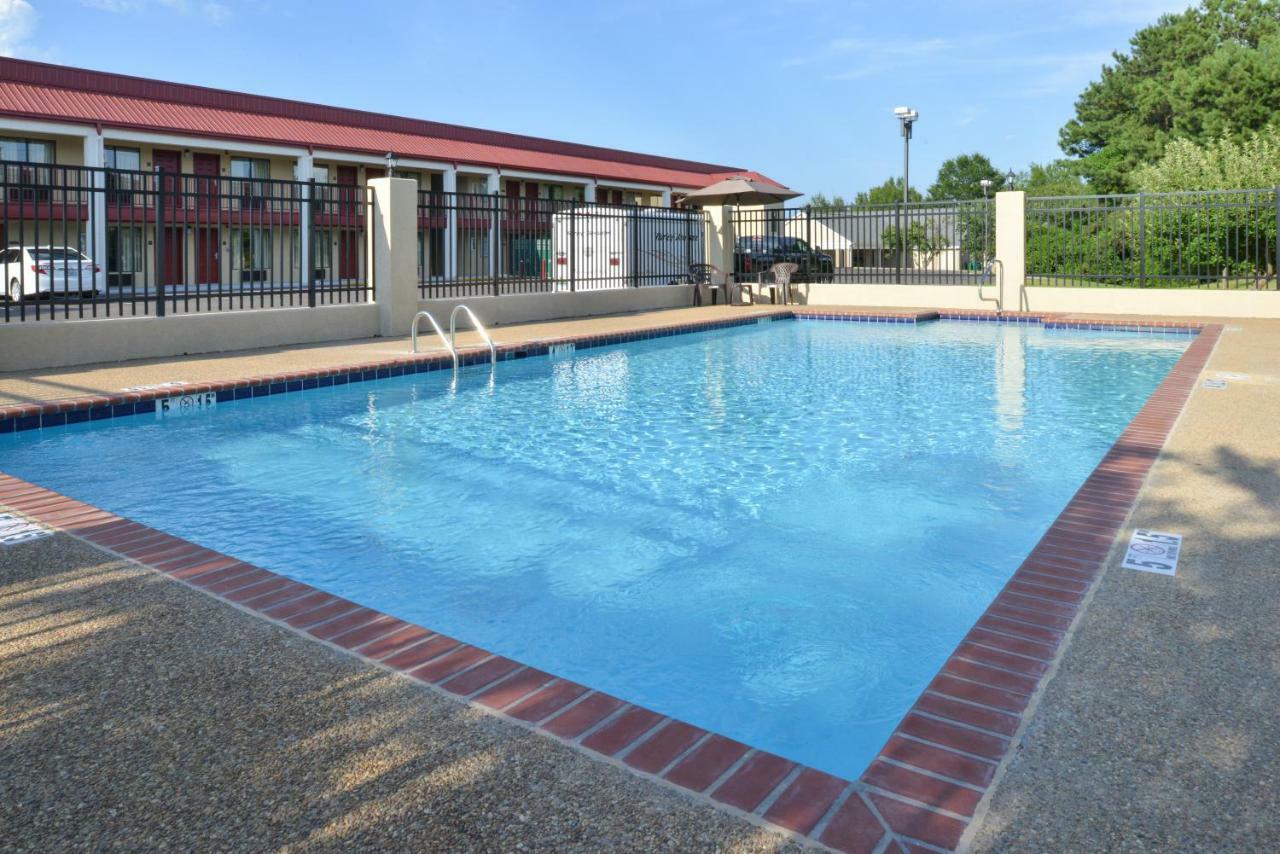 Americas Value Barnes Crossing 2*